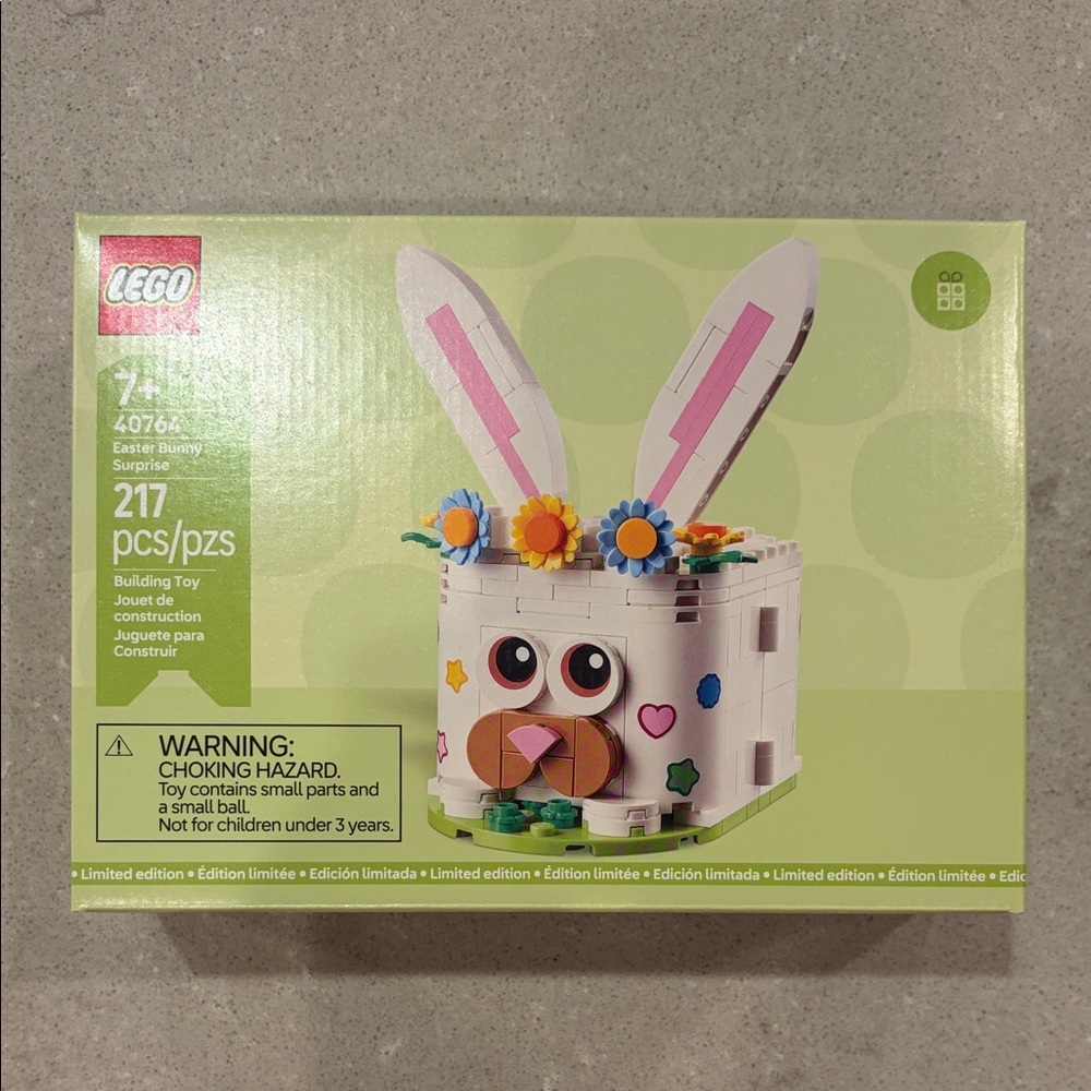 LEGO Bunny Surprise Set with White and Pink Accents